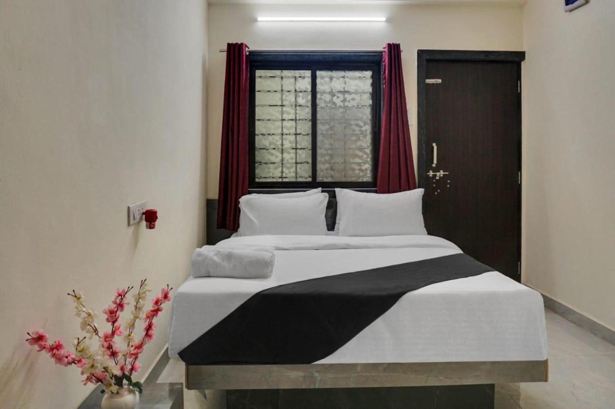 Hotel Paradise-Near Eon It Park Kharadi ปูเน่ ภายนอก รูปภาพ