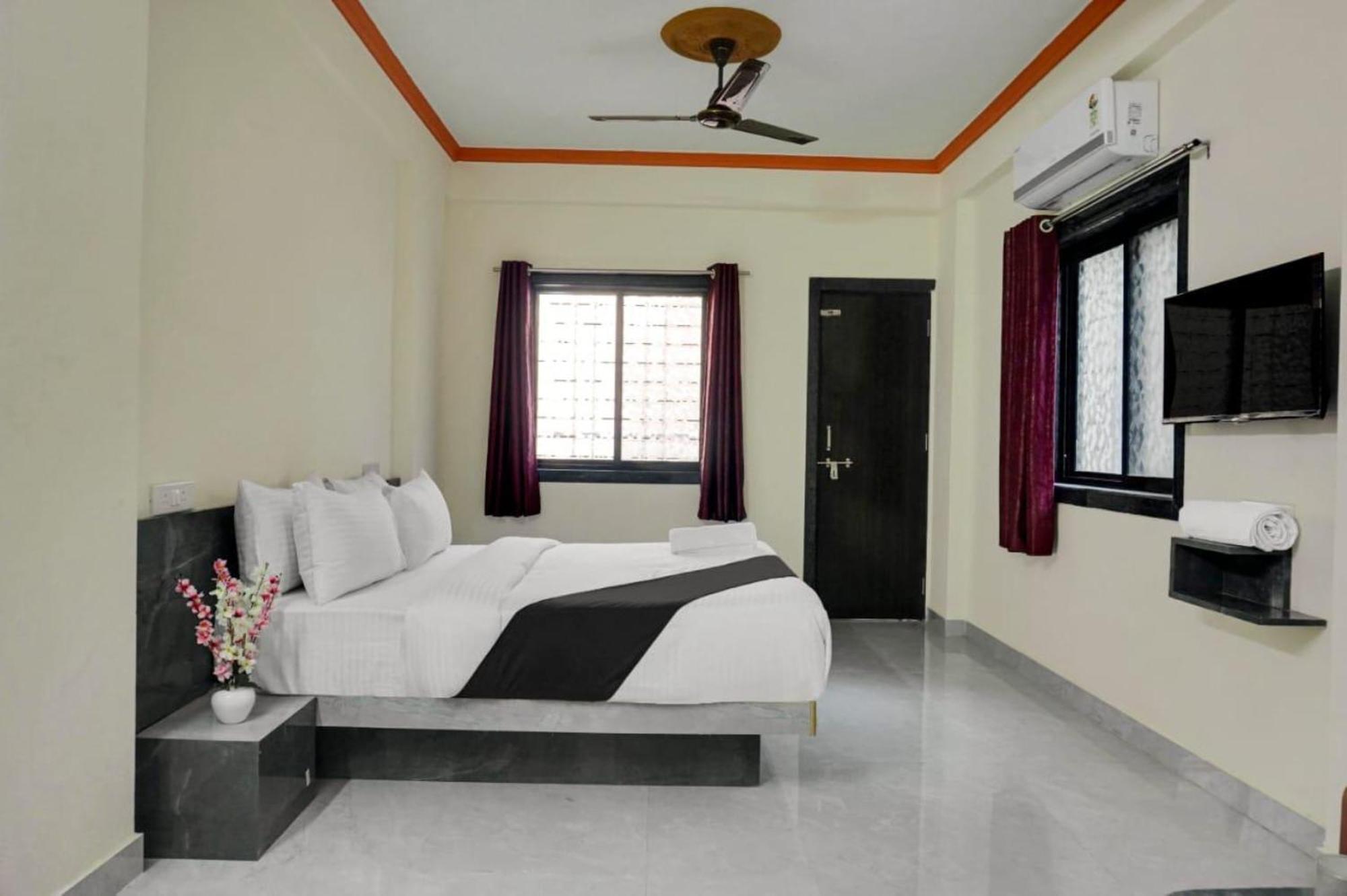 Hotel Paradise-Near Eon It Park Kharadi ปูเน่ ภายนอก รูปภาพ