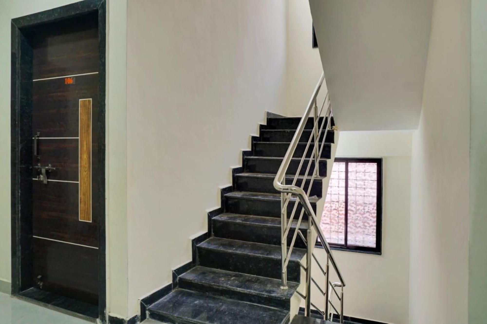 Hotel Paradise-Near Eon It Park Kharadi ปูเน่ ภายนอก รูปภาพ