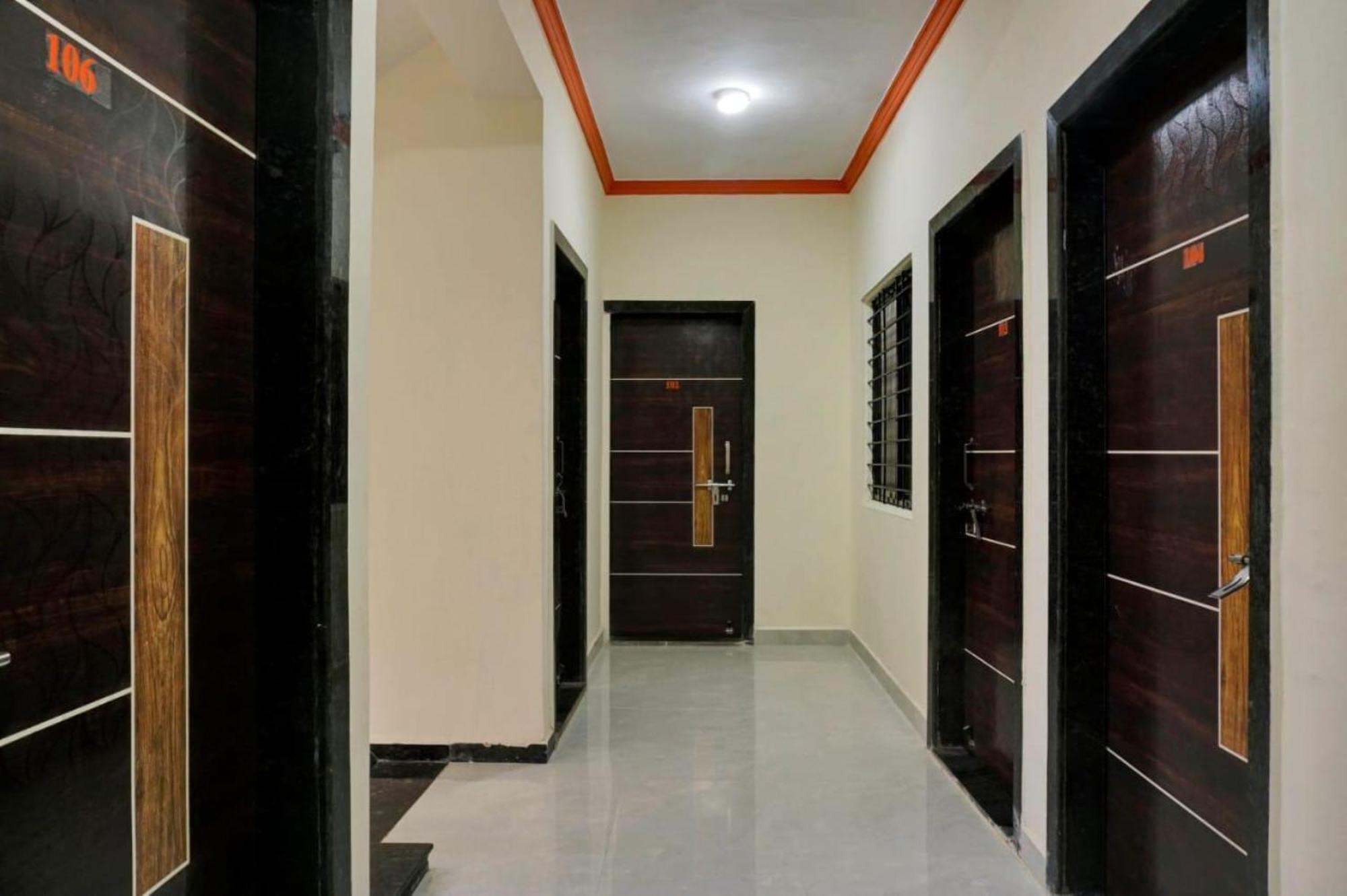 Hotel Paradise-Near Eon It Park Kharadi ปูเน่ ภายนอก รูปภาพ