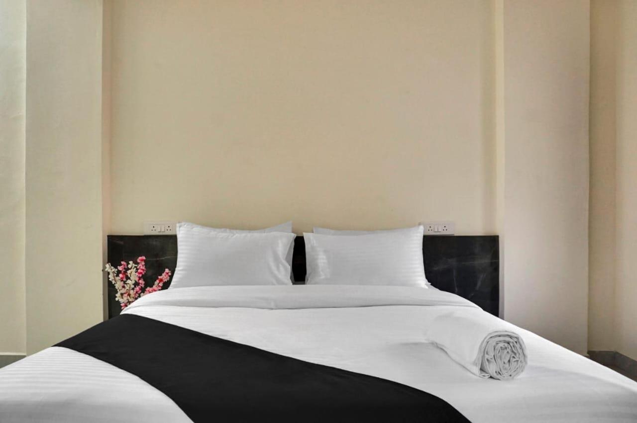 Hotel Paradise-Near Eon It Park Kharadi ปูเน่ ภายนอก รูปภาพ